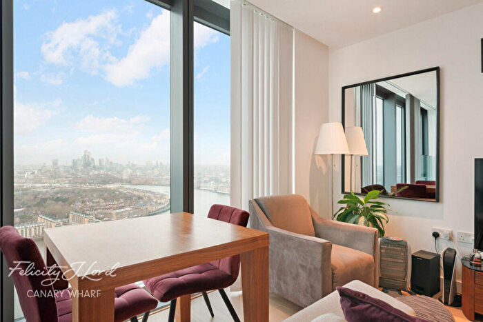 Studio For Sale In Landmark Pinnacle, Marsh Wall, London, E14