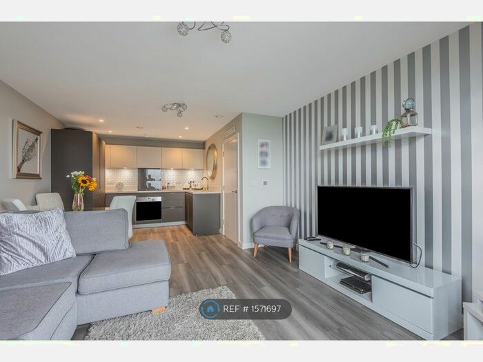 1 Bedroom Flat To Rent In Glebe Way, West Wickham, BR4