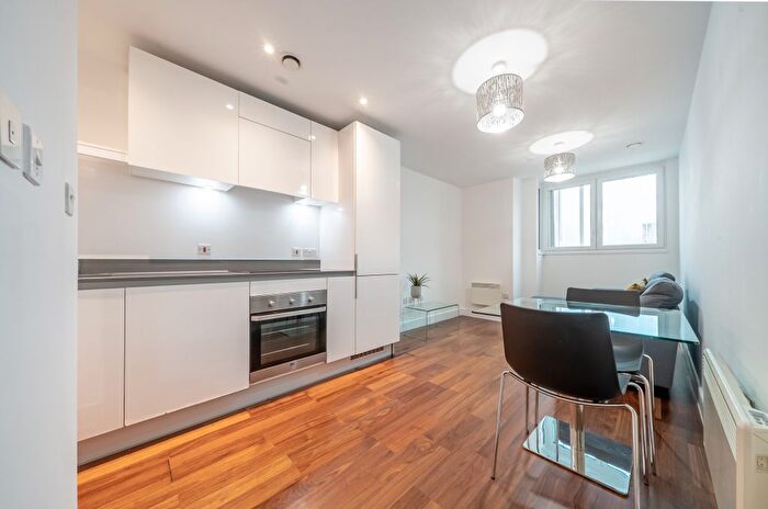 1 Bedroom Flat To Rent In Metropolitan House, Hagley Road, Birmingham, B16