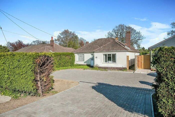 2 Bedroom Detached Bungalow For Sale In Colchester Road, Ardleigh, Colchester, CO7