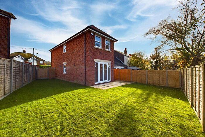 3 Bedroom Detached House To Rent In Whitley Wood Lane, Reading, Berkshire, RG2