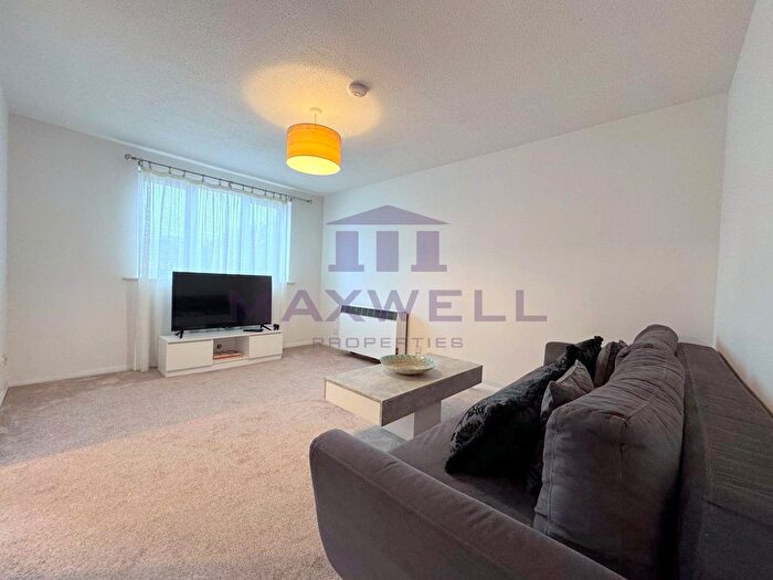 1 Bedroom Flat To Rent In Inwen Court, Grinstead Road, London, SE8