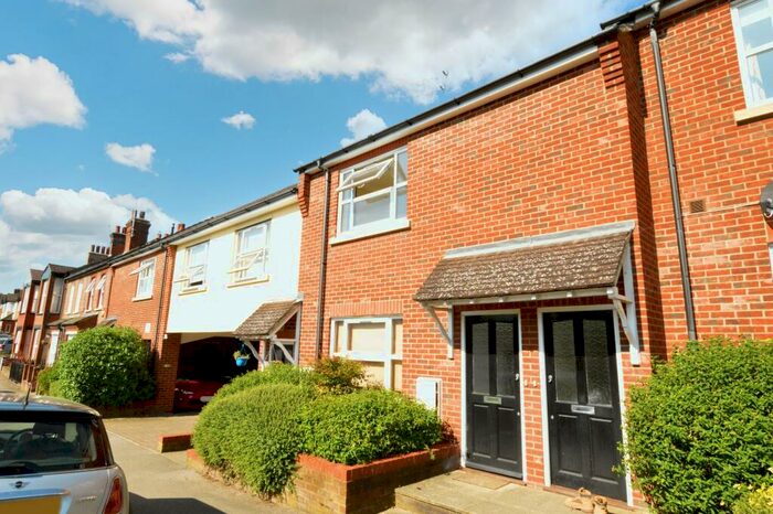 1 Bedroom Flat To Rent In Cambridge Road, St Albans, AL1