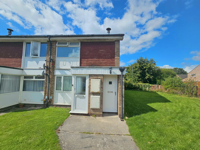 1 Bedroom Flat To Rent In Turnberry View, Leeds, LS17