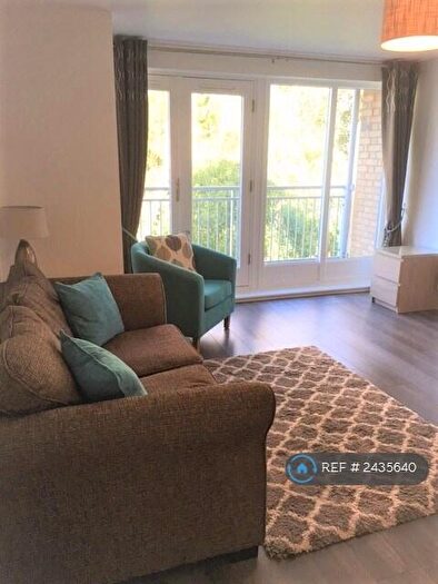 3 Bedroom Flat To Rent In Bingley Court, Canterbury, CT1