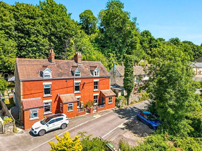 3 Bedroom End Of Terrace House For Sale In Newmarket, Nailsworth, GL6