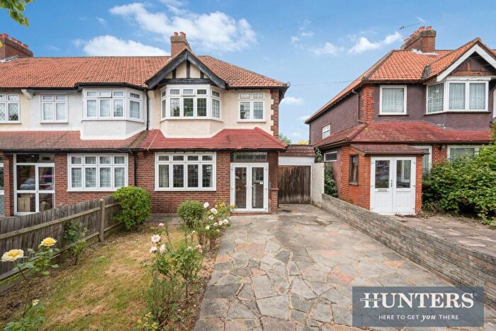 3 Bedroom End Of Terrace House For Sale In Caldbeck Avenue, Worcester Park, KT4