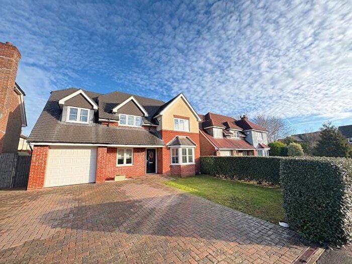 4 Bedroom Detached House For Sale In Edenbridge Way, Sarisbury Green, SO31
