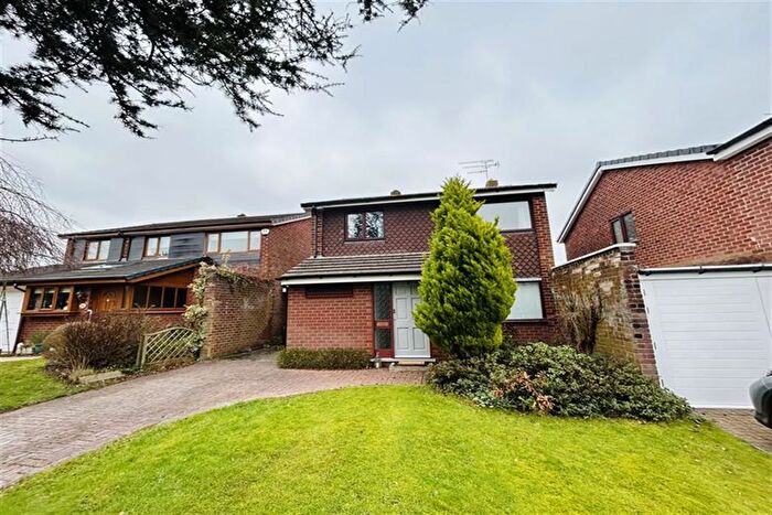 4 Bedroom Link Detached House For Sale In Grove Rise, Lymm, WA13