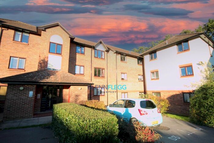 1 Bedroom Flat To Rent In Littlebrook Avenue, Burnham, Slough, SL2