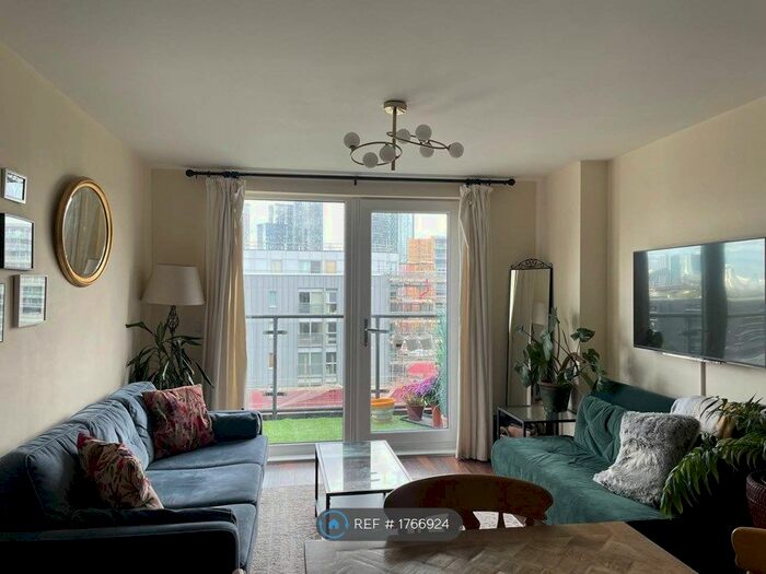 2 Bedroom Flat To Rent In The Riverside, Salford, M5