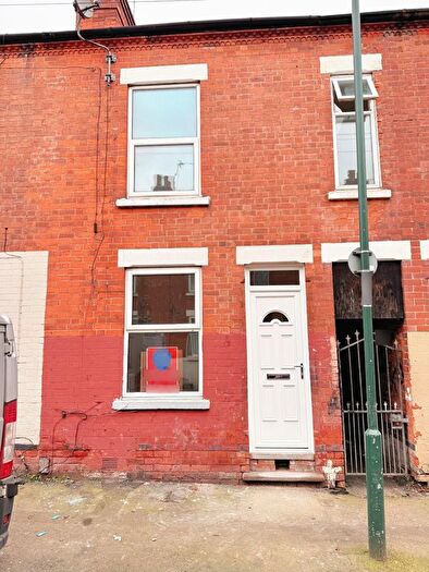 3 Bedroom Terraced House To Rent In Westwood Road, Nottingham, NG2