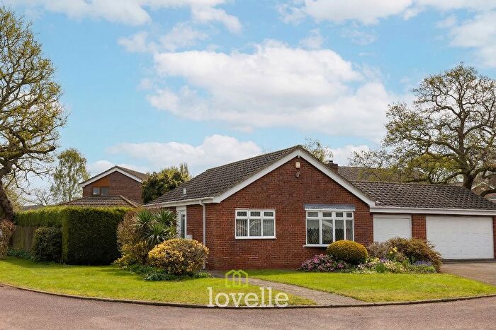 2 Bedroom Detached Bungalow For Sale In Heathfield Court, Grimsby, DN34