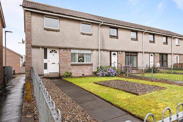 3 Bedroom End Of Terrace House For Sale In Dunvegan Court, Alloa, FK10