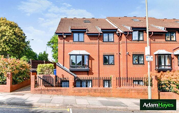 2 Bedroom Apartment For Sale In The Causeway, East Finchley, N2