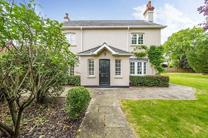 4 Bedroom Detached House To Rent In Beech Hill Road, Spencers Wood, RG7