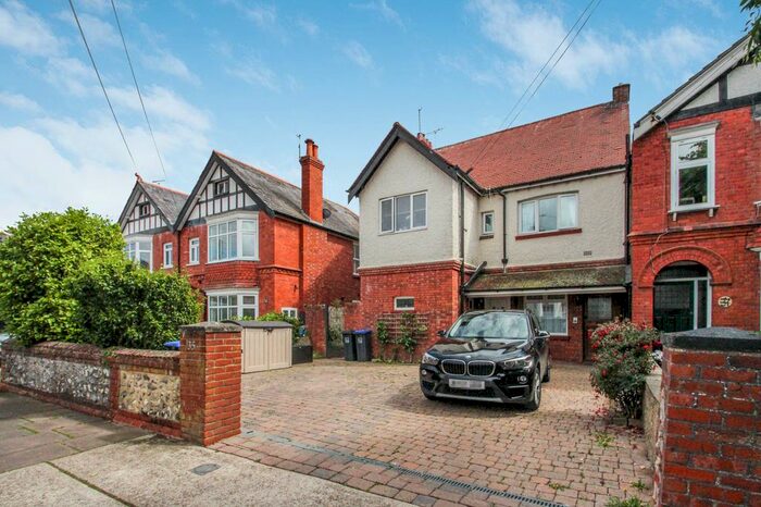 2 Bedroom Flat To Rent In St. Michaels Road, Worthing, BN11