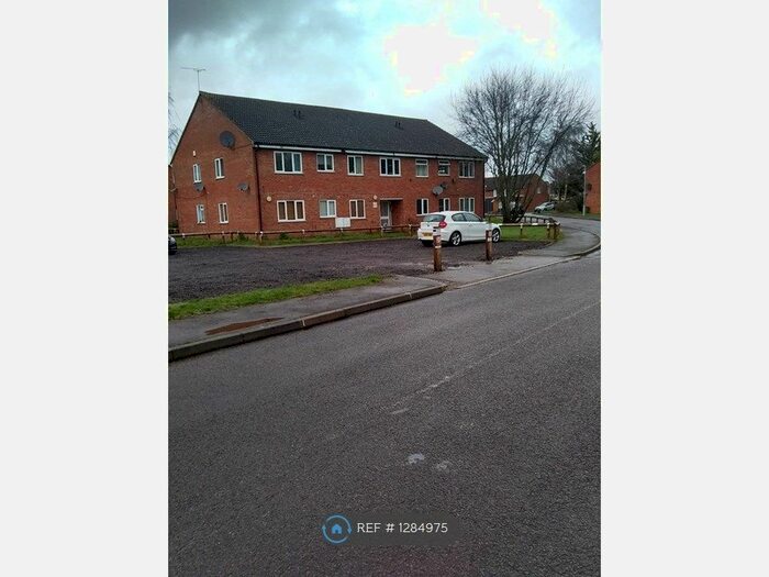 1 Bedroom Flat To Rent In Landau Way, Broxbourne EN10