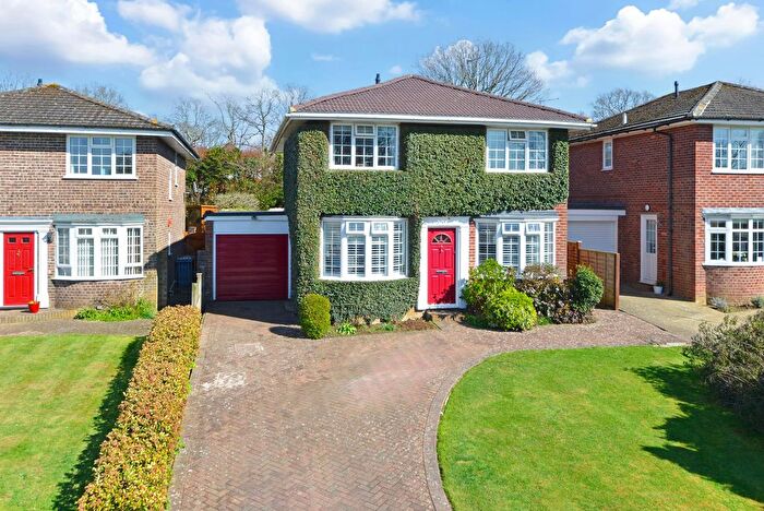 4 Bedroom Detached House For Sale In Sapte Close, Cranleigh, GU6