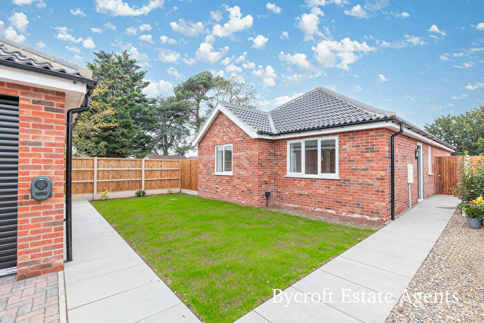 3 Bedroom Detached Bungalow For Sale In Miriam Close, Off Beccles Road, Bradwell, NR31