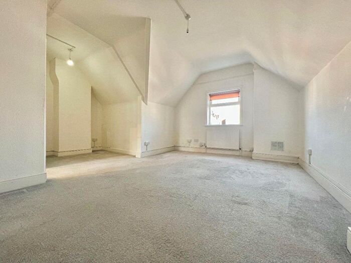 Studio To Rent In Bingham Road, Croydon, CR0