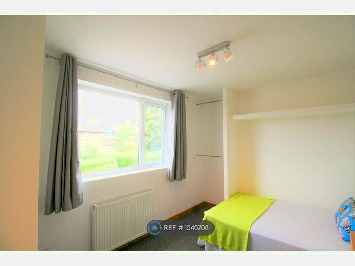 6 Bedroom Semi-Detached House To Rent In Abergele Road, Fallowfield, M14