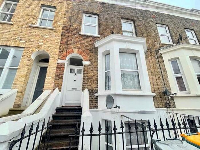 6 Bedroom House To Rent In Chesterton Road, E13