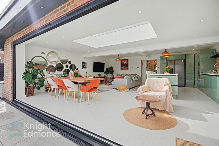 3 Bedroom Detached Bungalow For Sale In The Street, Ulcombe, ME17