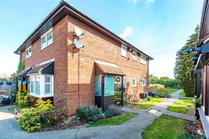 1 Bedroom End Of Terrace House For Sale In Rosslyn Avenue, Harold Wood, RM3