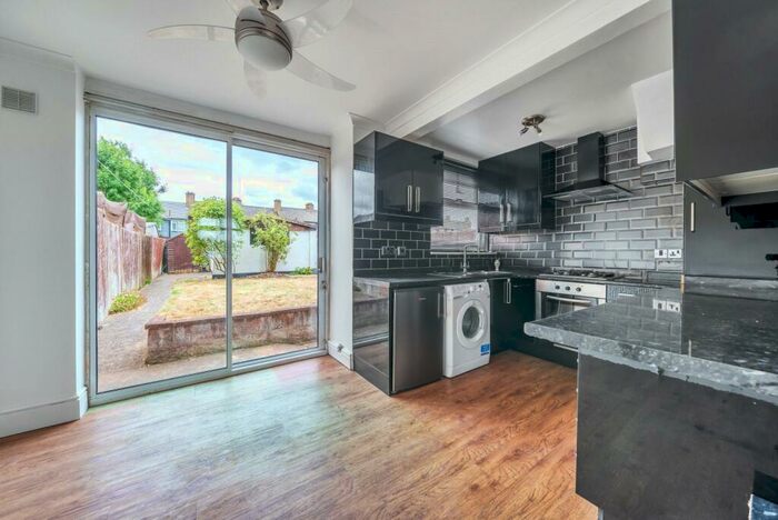 3 Bedroom House To Rent In Firdene, Tolworth, KT5