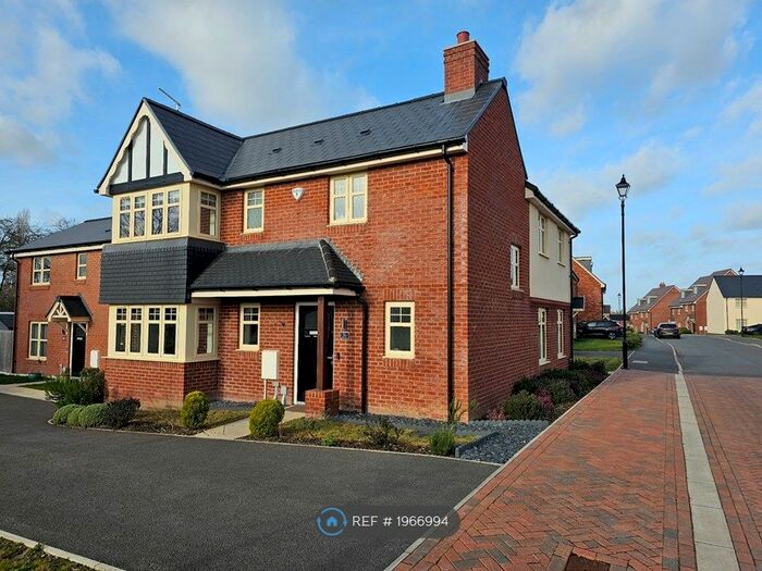 3 Bedroom Detached House To Rent In Osprey Drive, St. Albans, AL4