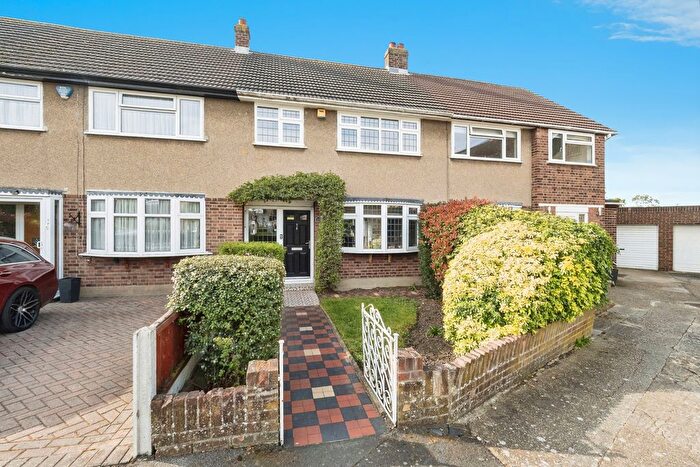 3 Bedroom Terraced House To Rent In Wiltshire Avenue, Hornchurch, RM11