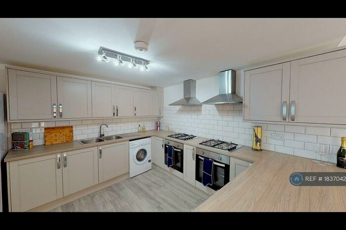 7 Bedroom Terraced House To Rent In Margate Road, Southsea, PO5