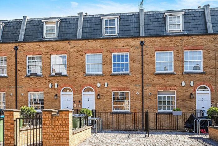 2 Bedroom Flat To Rent In Charville Court, Trafalgar Grove, London, SE10