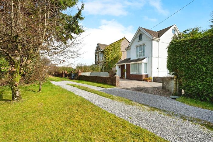 3 Bedroom Detached House For Sale In Ynyscedwyn Road, Ystradgynlais, Swansea, Powys, SA9
