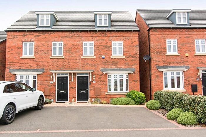 3 Bedroom Semi-Detached House For Sale In Dogwood Drive, Market Harborough, LE16