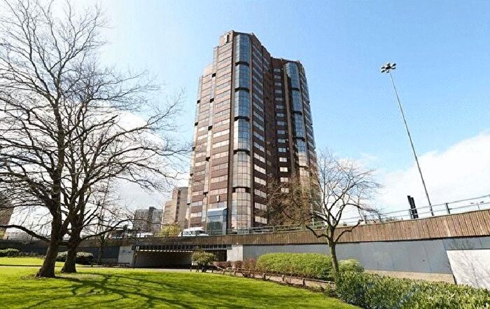 2 Bedroom Flat To Rent In Apartment, Metropolitan House, Hagley Road, Birmingham, B16