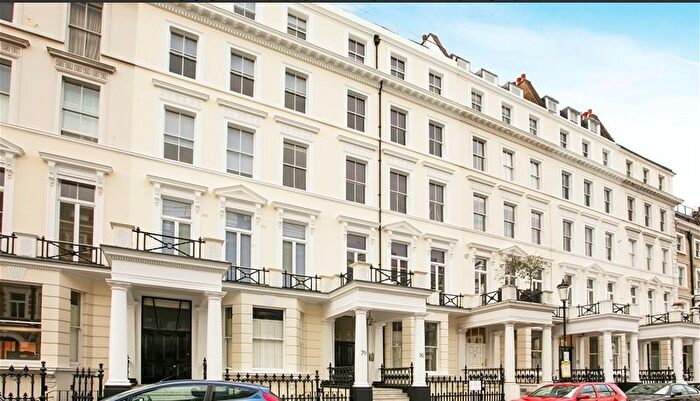 1 Bedroom Flat To Rent In Somerset Court, Kensington, W8