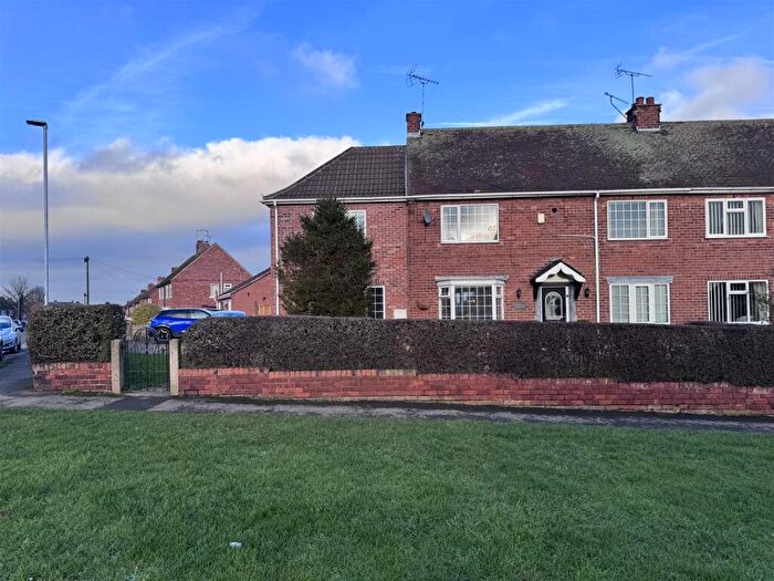 3 Bedroom Semi Detached House For Sale In Oxford Road, Carlton-In-Lindrick, Worksop, S81