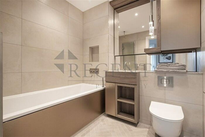 2 Bedroom Apartment To Rent In Hamond Court, Kingston Upon Thames, KT2
