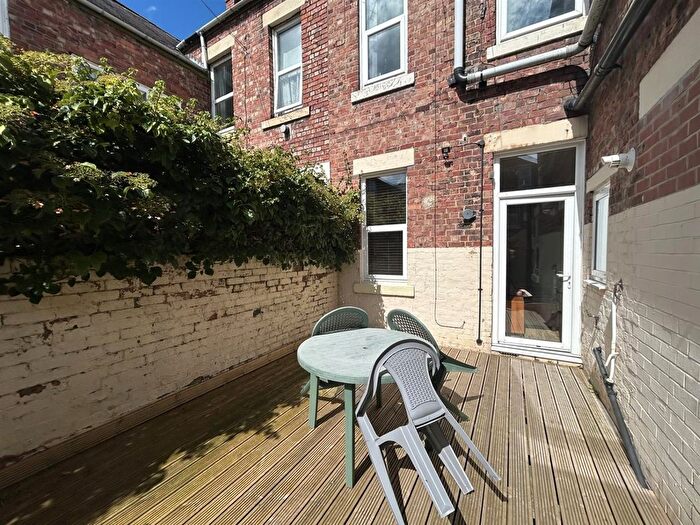3 Bedroom Flat To Rent In Glenthorn Road, Jesmond, Newcastle Upon Tyne, NE2