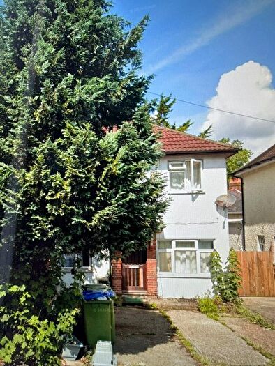 2 Bedroom Flat To Rent In Blackthorn Road, Southampton, SO19