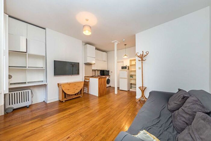 1 Bedroom Flat To Rent In Old Gloucester Street, London, WC1N
