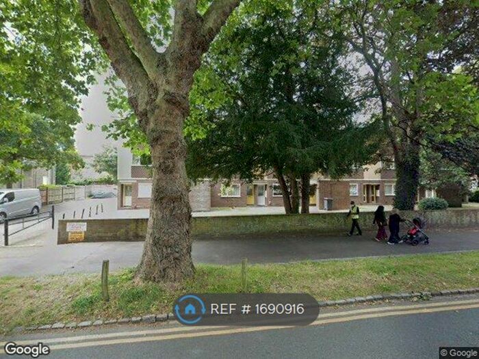 3 Bedroom Maisonette To Rent In Dartmouth Terrace, Reading, RG1