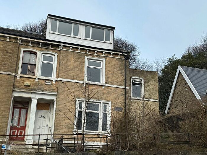 3 Bedroom End Of Terrace House To Rent In Undercliffe Lane, Bradford, West Yorkshire, BD3