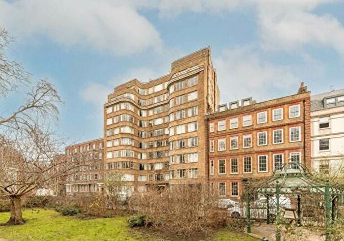 1 Bedroom Flat For Sale In Florin Court, - Charterhouse Square, Barbican, London, EC1M