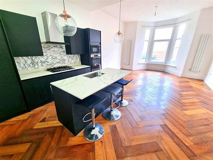 3 Bedroom Flat To Rent In Atherton Road, Forest Gate, E7