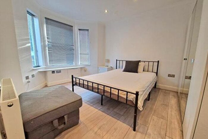 4 Bedroom Terraced House To Rent In Hitchin Road, Luton, LU2