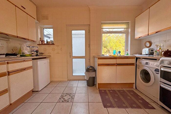 4 Bedroom Detached Bungalow For Sale In South Instow, Harmans Cross, Swanage, BH19 - Photo 7