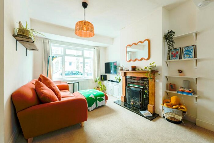 2 Bedroom Semi-Detached House To Rent In Raymend Road, Bristol, BS3